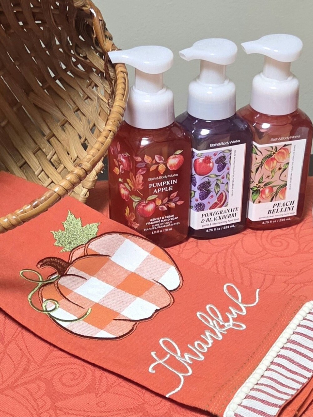 Bath & Body Works Foaming Hand Soap with Decorative Hand Towel